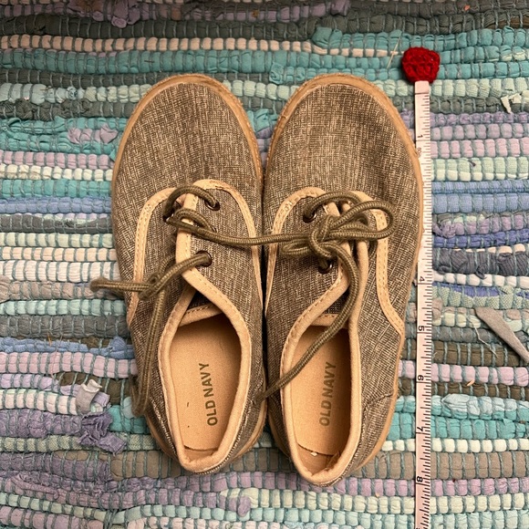 Old Navy size 11 olive colored espadrilles - Picture 5 of 5